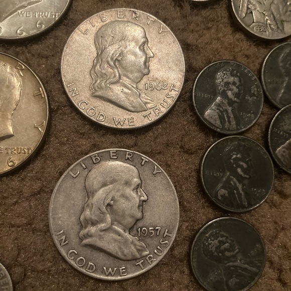 Have lots of old coins - Picture 10 of 14